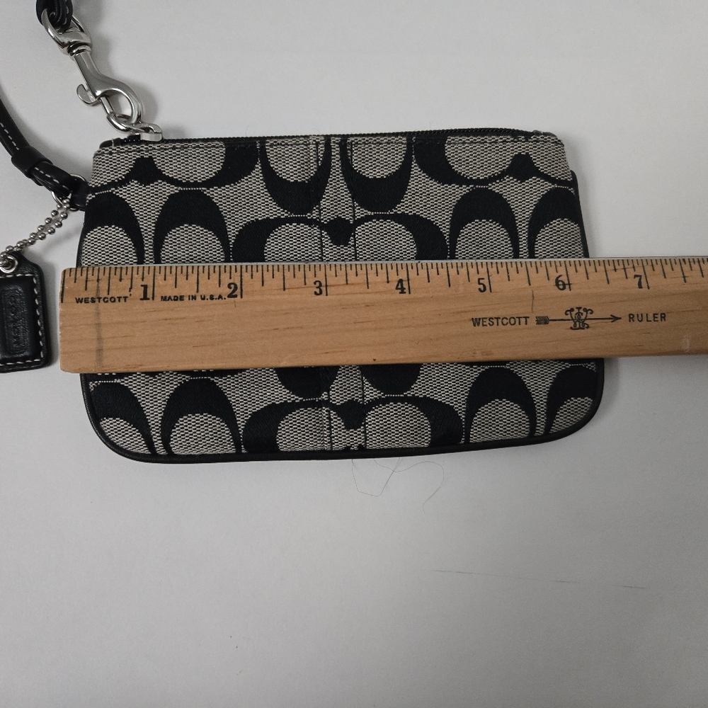 Coach Wristlet - Picture 6 of 7